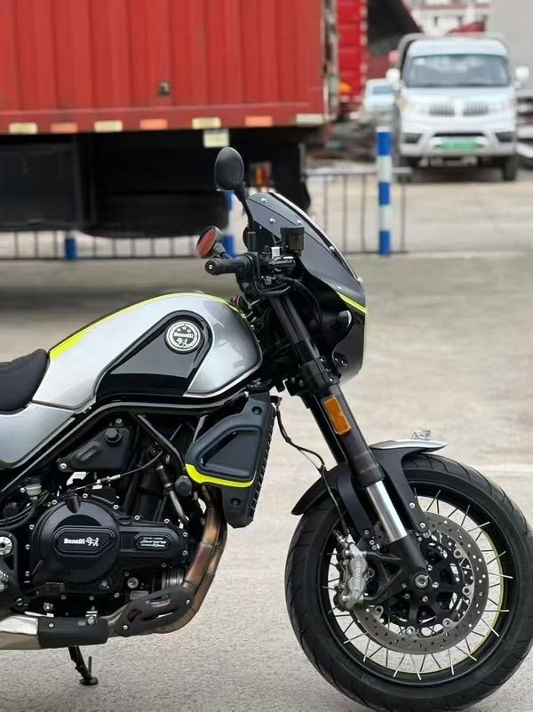 二手贝纳利幼狮 Leoncino 500