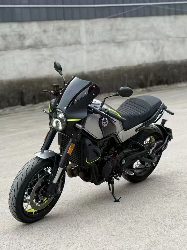 二手贝纳利幼狮 Leoncino 500