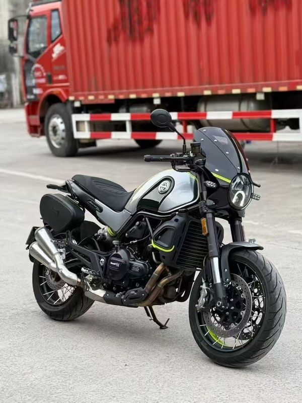 二手贝纳利幼狮 Leoncino 500