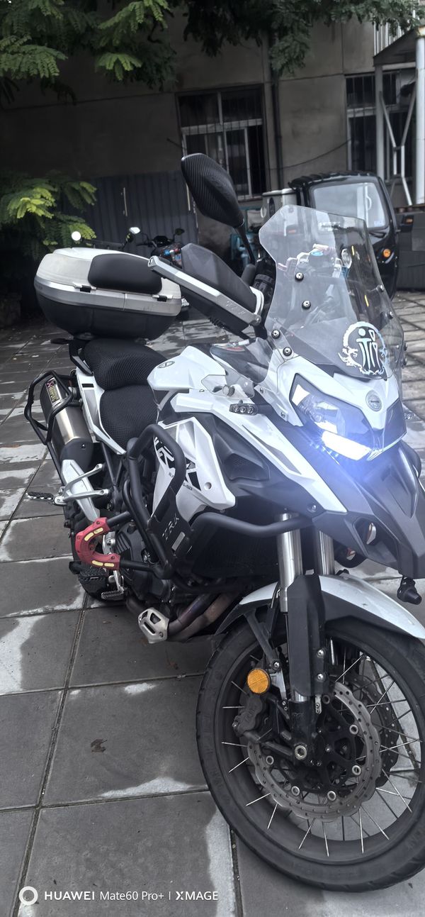 二手贝纳利金鹏 TRK502