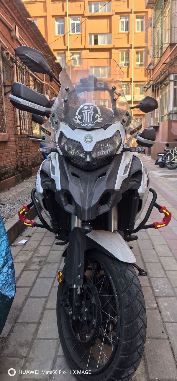 二手贝纳利金鹏 TRK502
