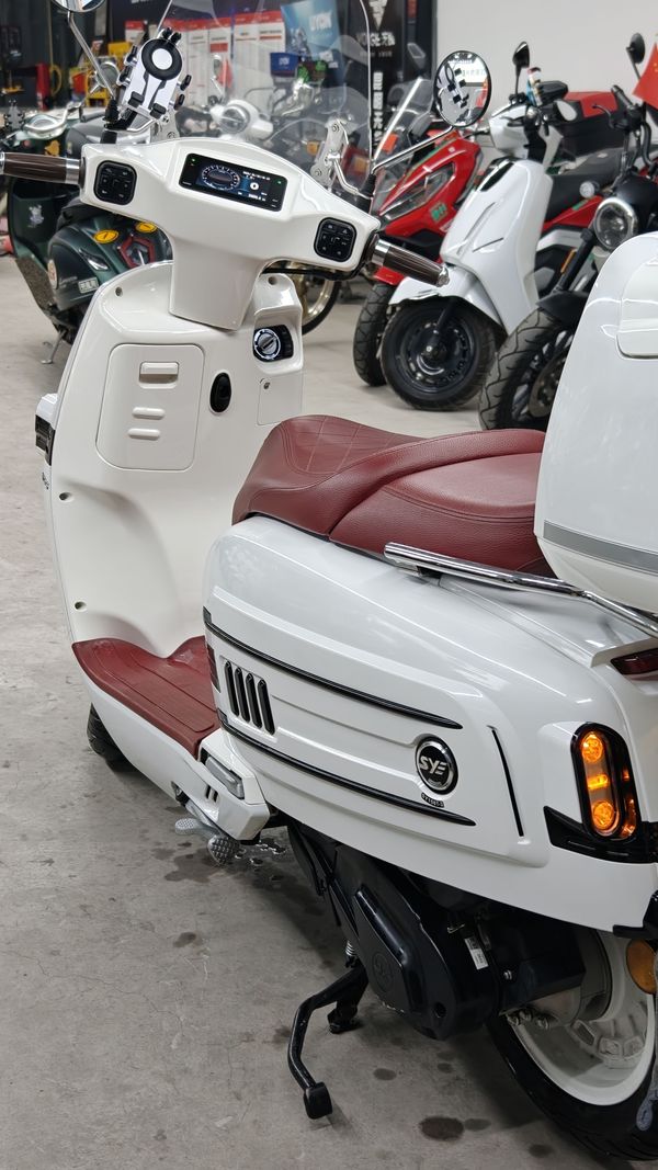 二手三業喀秋莎