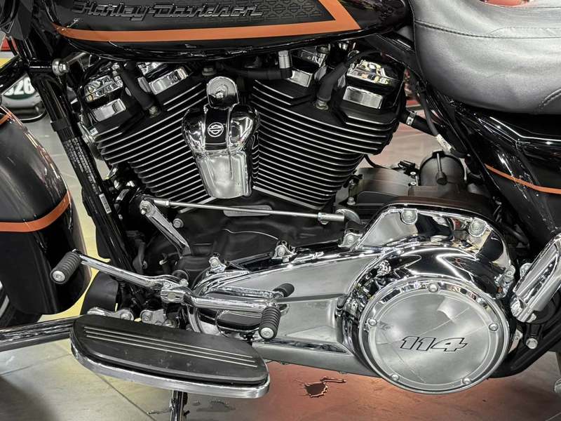 二手哈雷戴维森公路滑翔 Road Glide