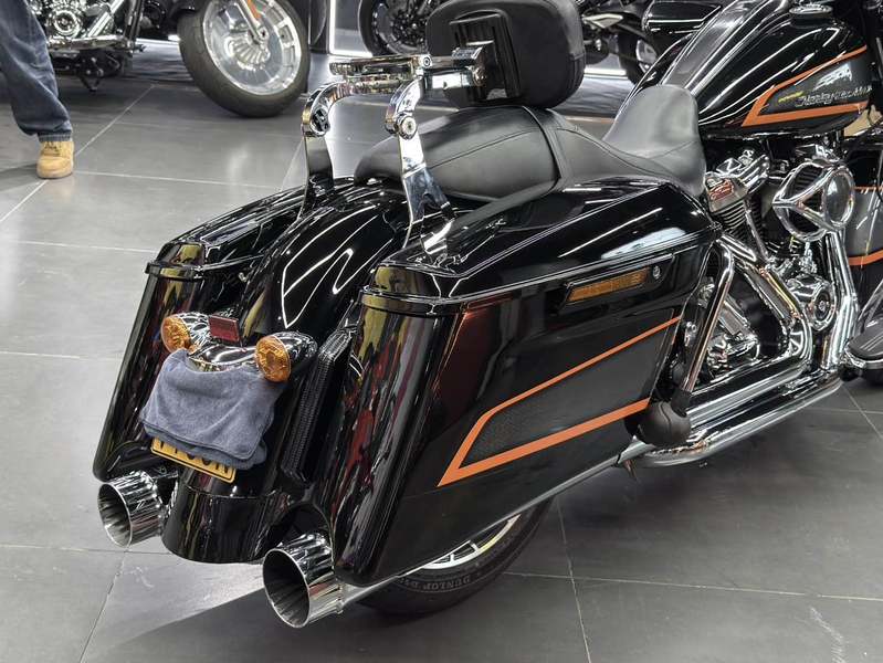 二手哈雷戴维森公路滑翔 Road Glide