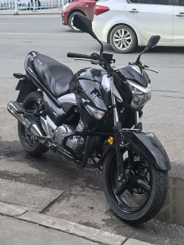 二手豪爵铃木骊驰 GW250