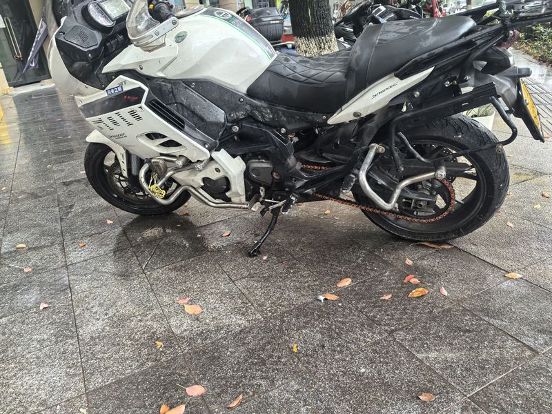 二手贝纳利600GC