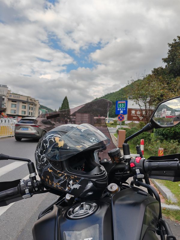 二手贝纳利TRK702