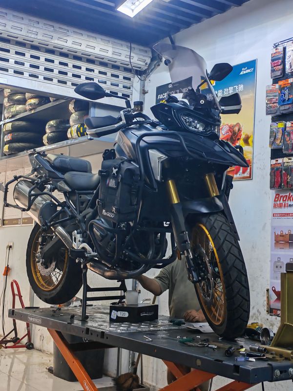 二手贝纳利TRK702