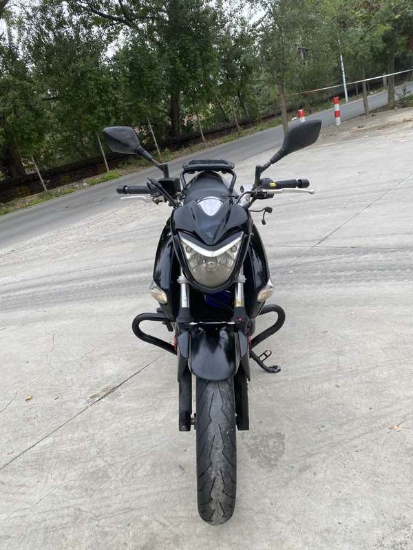 二手豪爵铃木骊驰 GW250