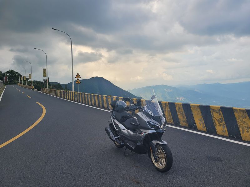 二手三阳哈士奇 Husky ADV300