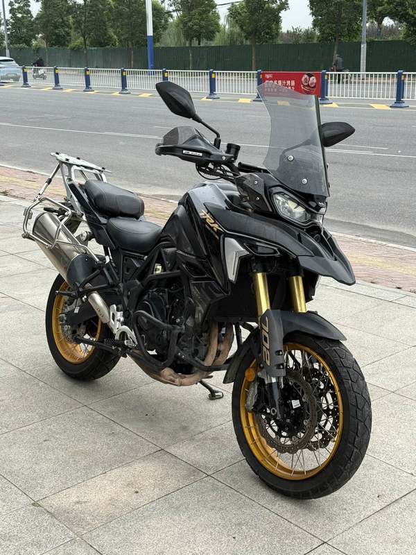 二手贝纳利TRK702