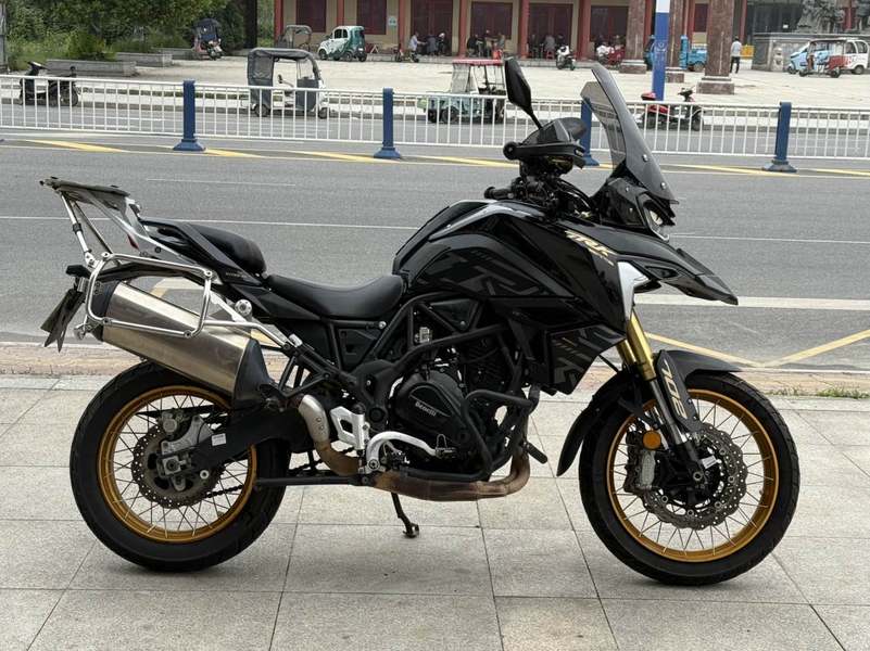 二手贝纳利TRK702