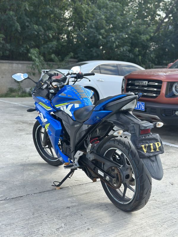 二手济南铃木极客飒 Gixxer 155