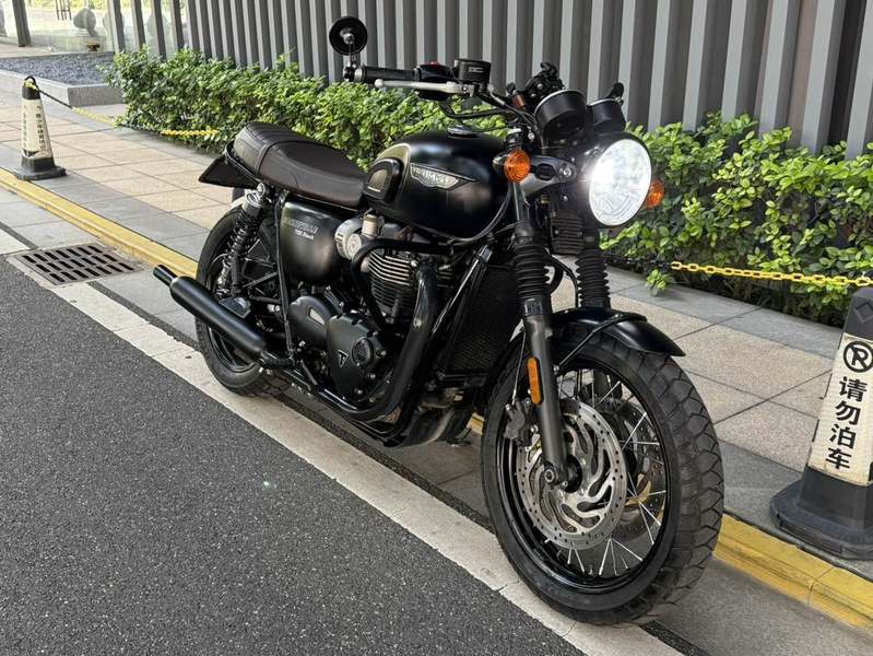 二手凯旋Bonneville T120 Black