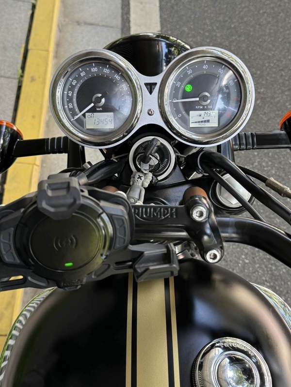 二手凯旋Bonneville T120 Black
