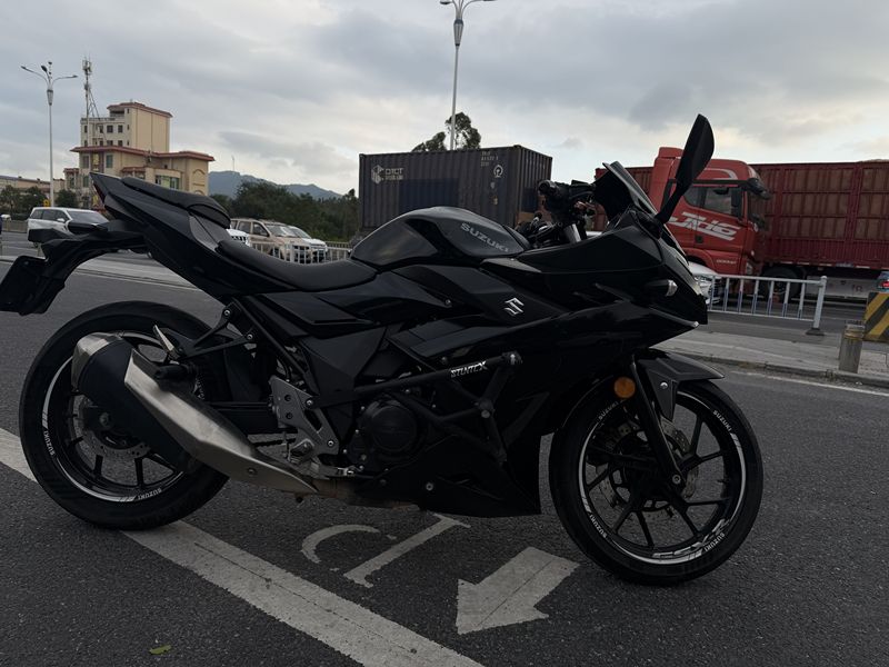 二手豪爵铃木GSX250R
