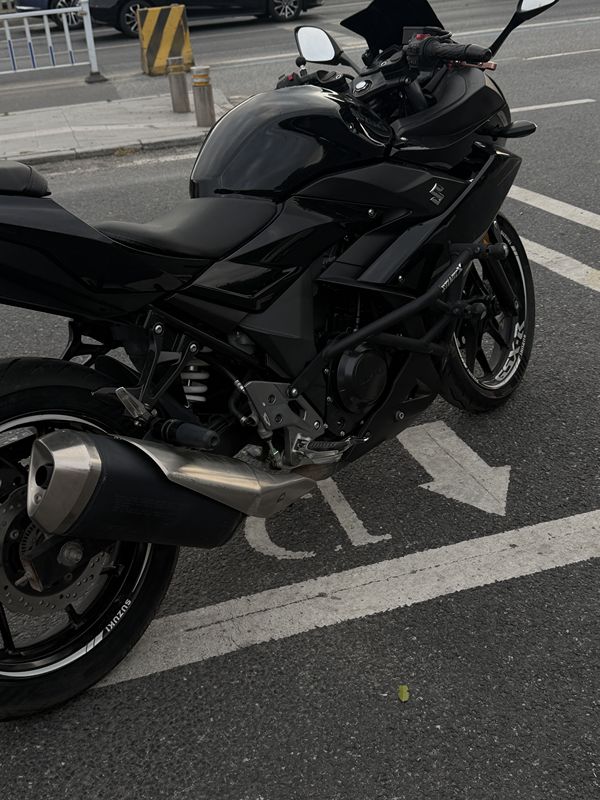 二手豪爵铃木GSX250R