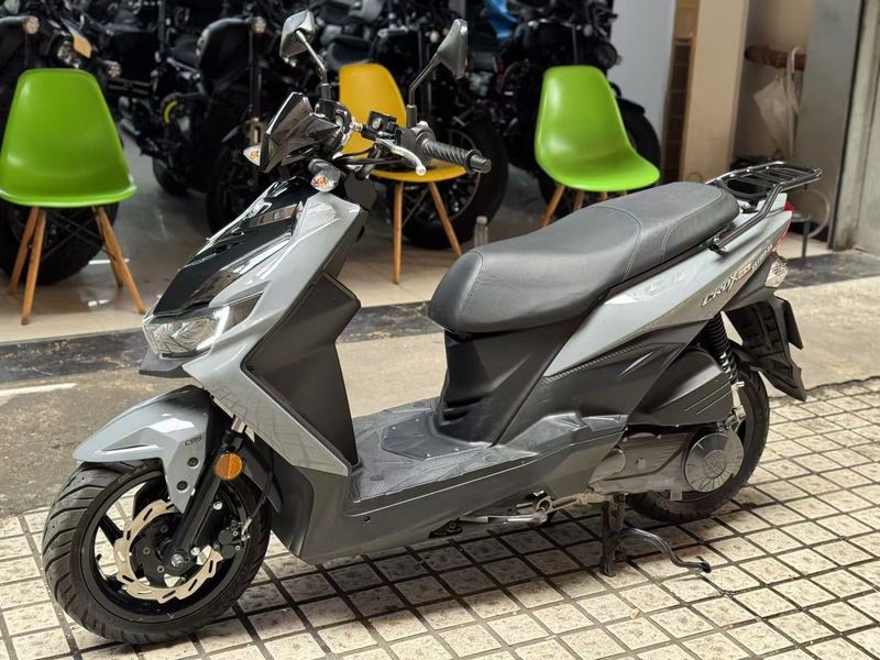 二手三阳小钢侠 CROX