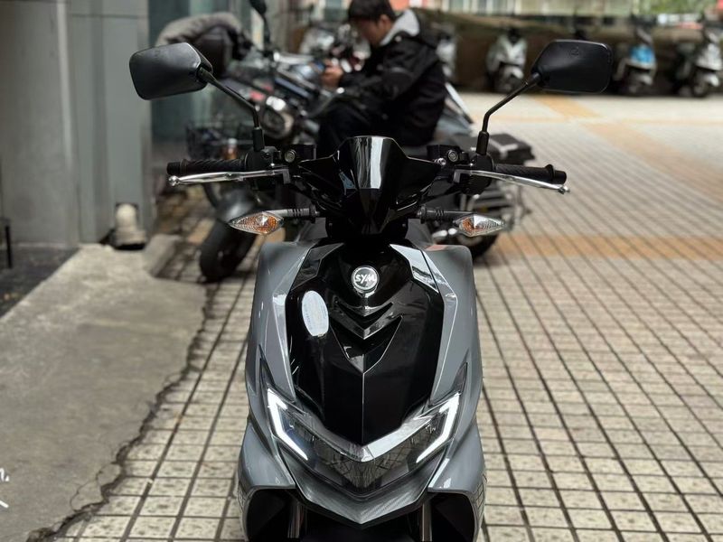 二手三阳小钢侠 CROX