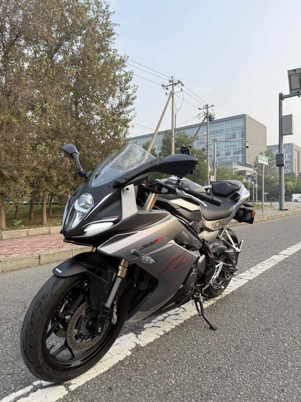 二手贝纳利龙卷风 Tornado 302R