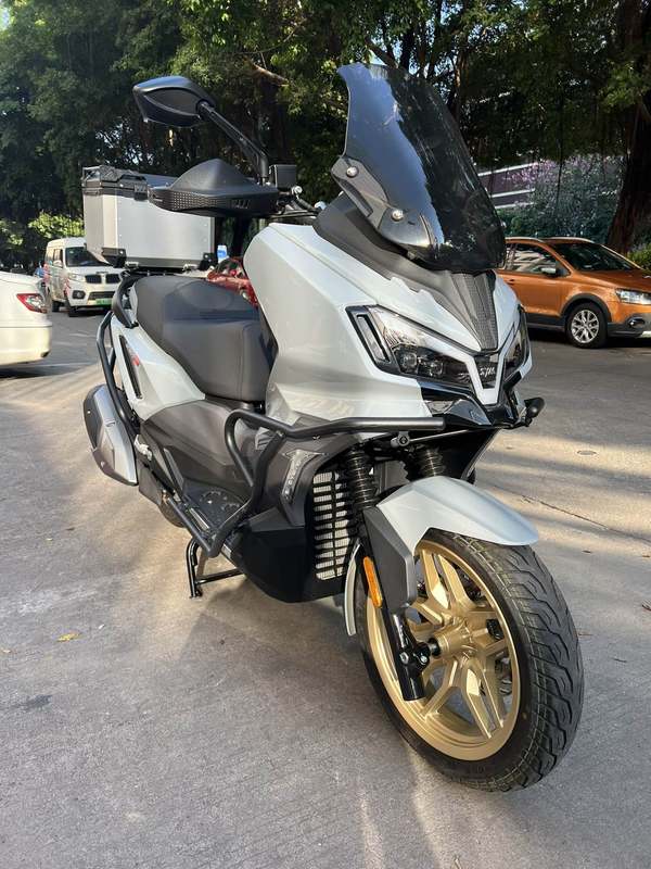 二手三阳哈士奇 Husky ADV300