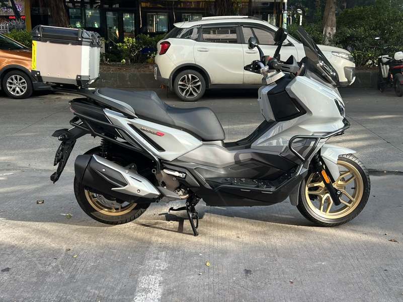 二手三阳哈士奇 Husky ADV300