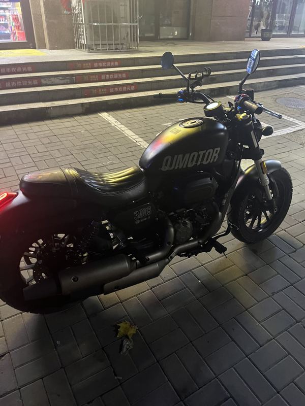 二手QJMOTOR闪300