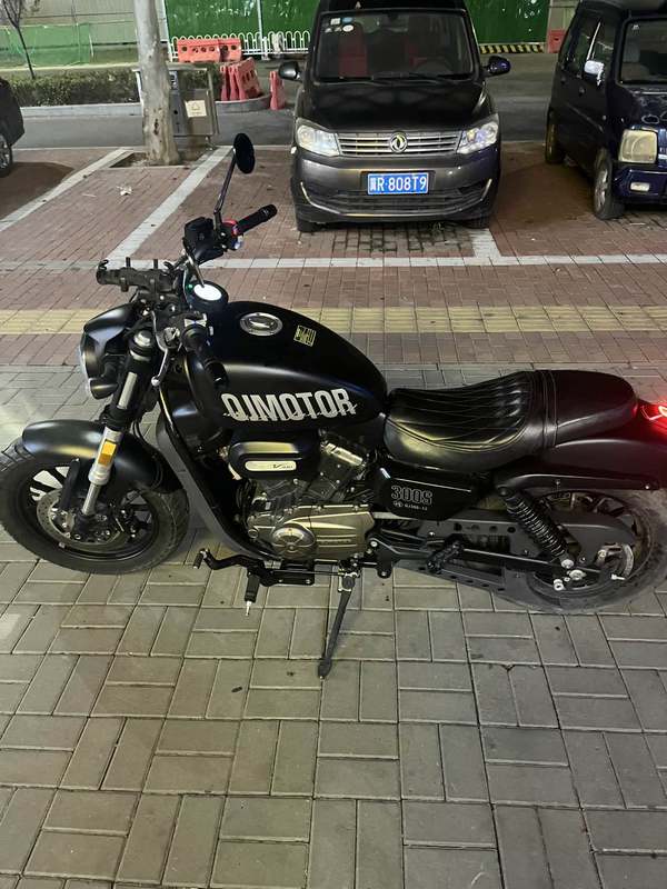 二手QJMOTOR闪300