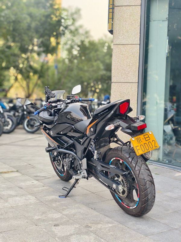 二手豪爵铃木GSX250R