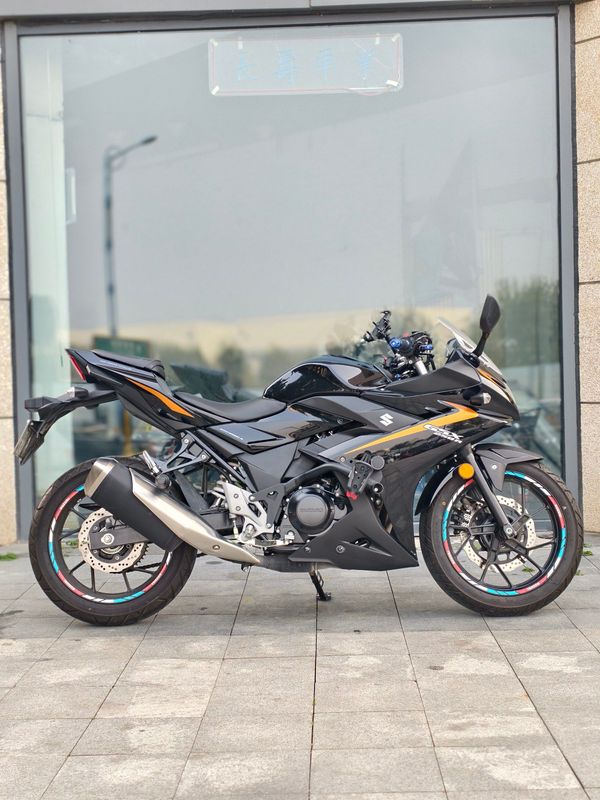 二手豪爵铃木GSX250R