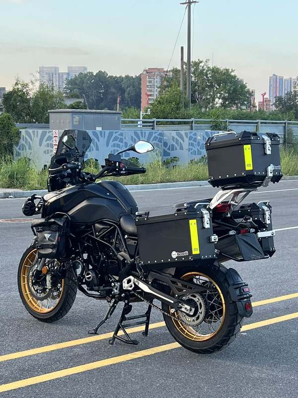 二手贝纳利TRK702