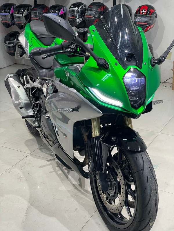 二手贝纳利龙卷风 Tornado 402R