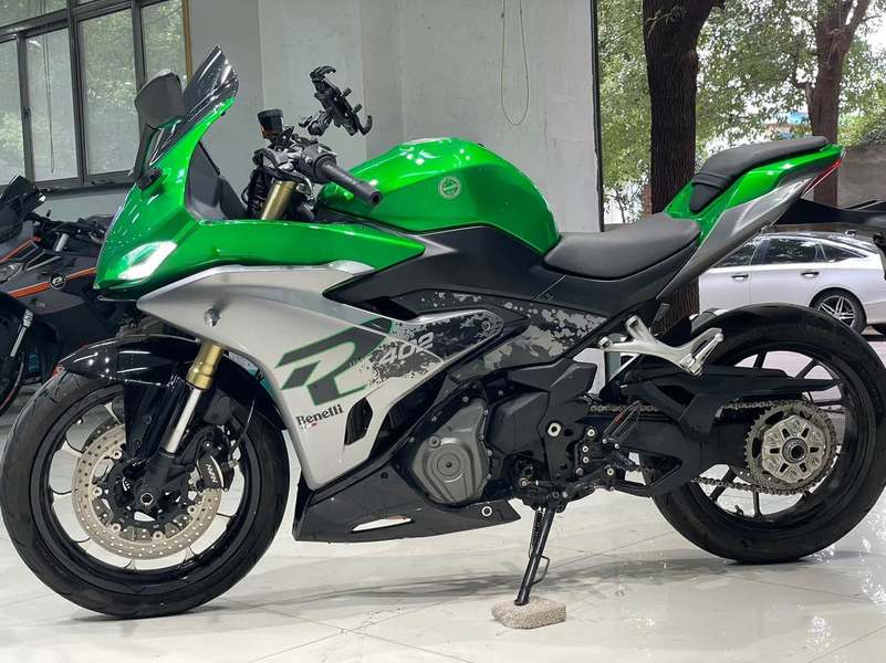 二手贝纳利龙卷风 Tornado 402R