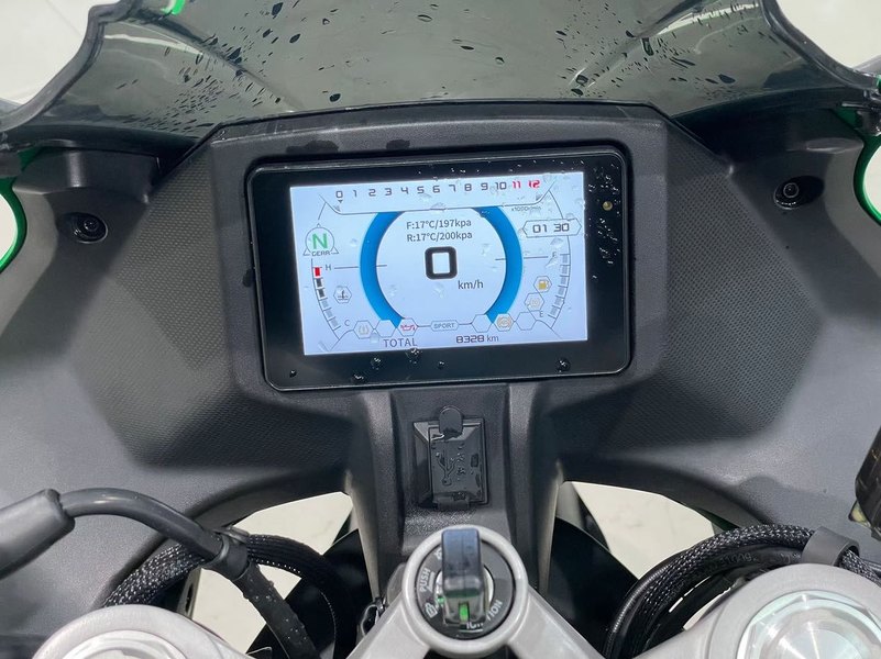 二手贝纳利龙卷风 Tornado 402R