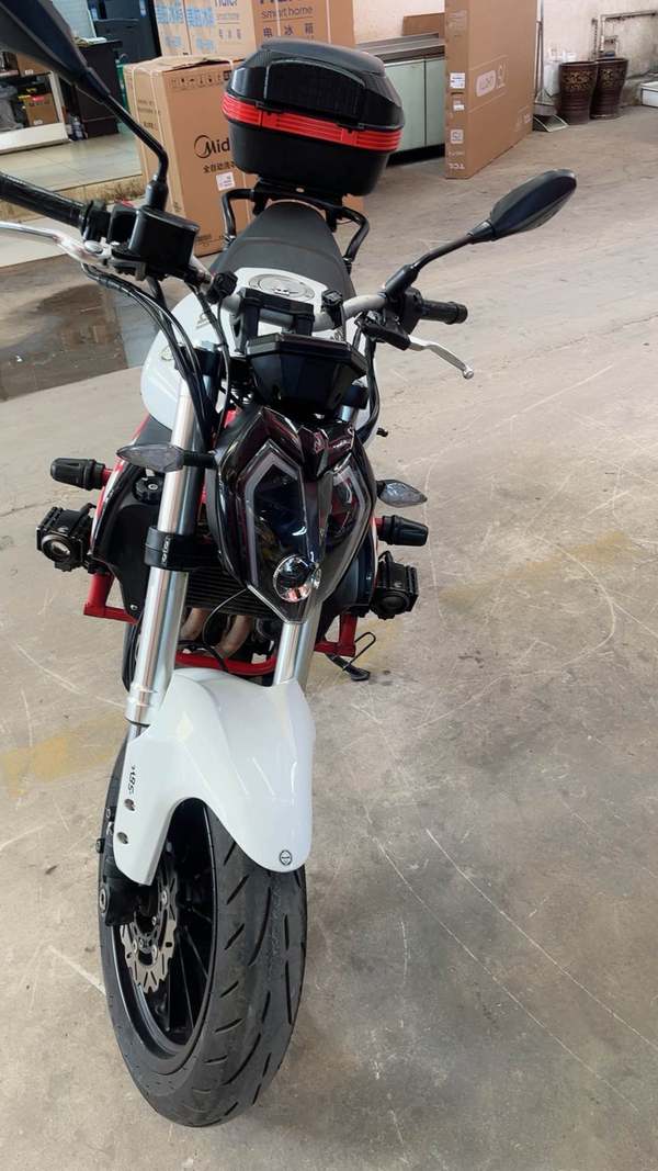 二手贝纳利蓝宝龙BJ300GS