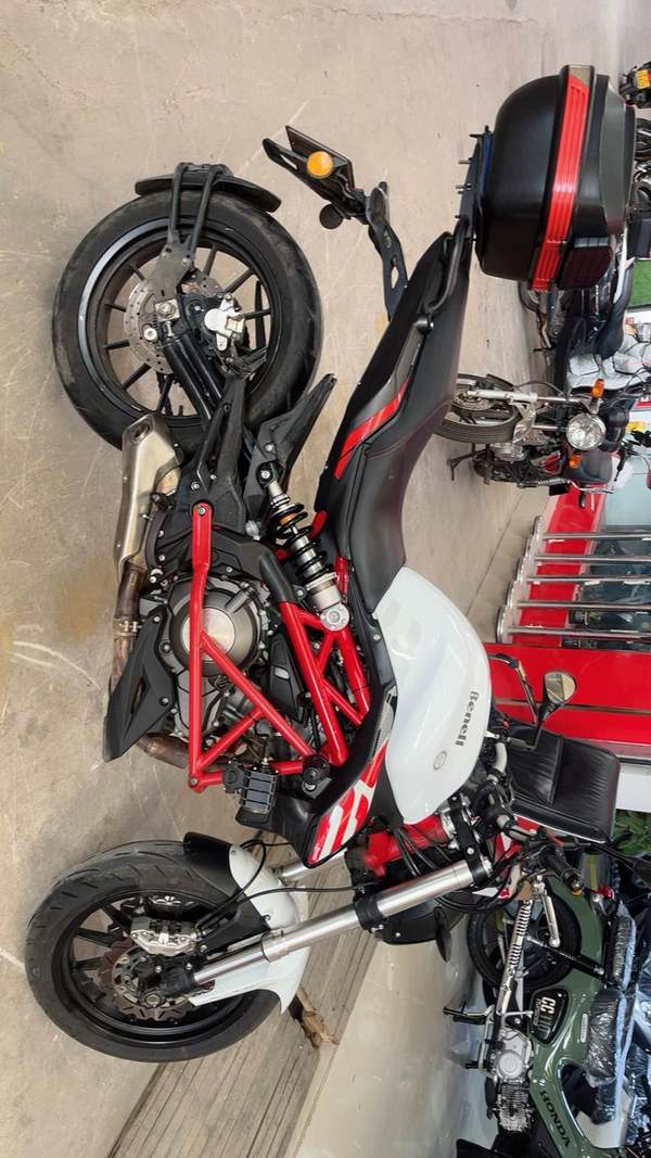 二手贝纳利蓝宝龙BJ300GS