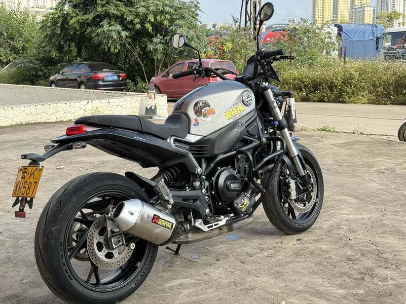 二手贝纳利幼狮 Leoncino 800