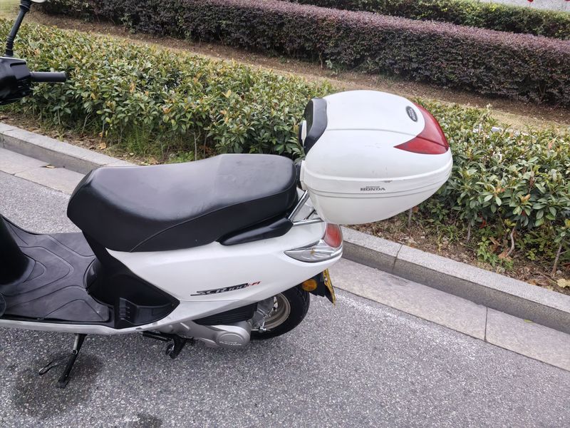 二手五羊本田SCR 喜悦100