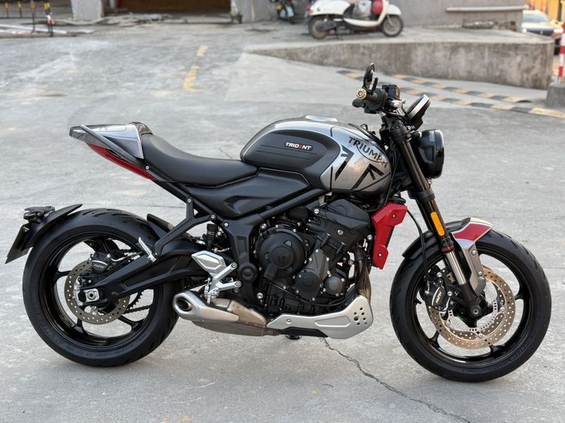 二手凯旋Trident 660