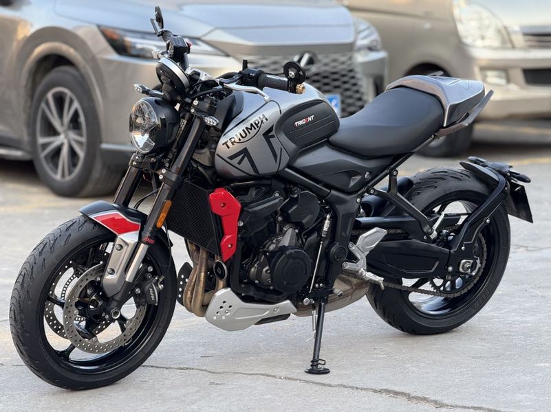 二手凯旋Trident 660