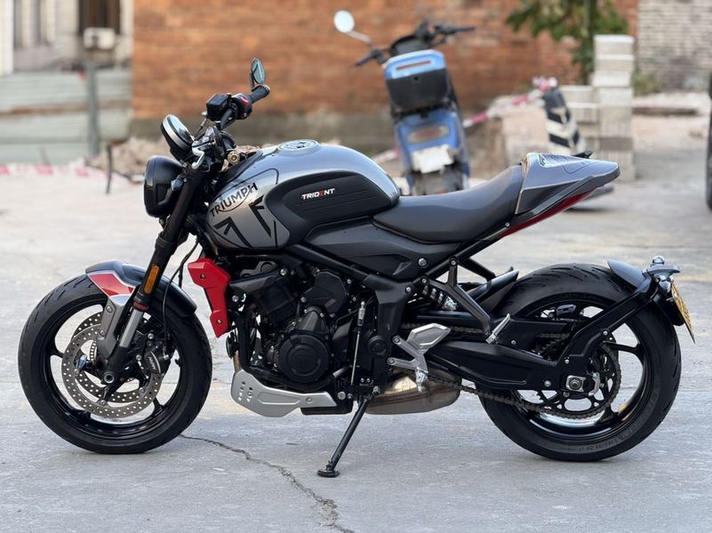 二手凯旋Trident 660