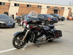 二手哈雷戴维森大道滑翔 Street Glide