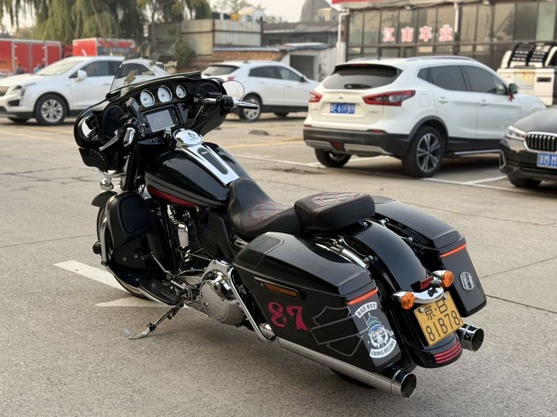 二手哈雷戴维森大道滑翔 Street Glide