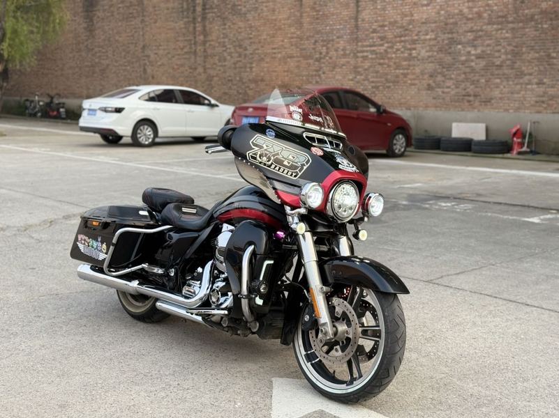 二手哈雷戴维森大道滑翔 Street Glide