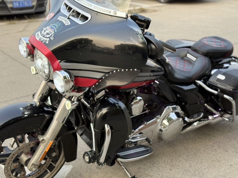 二手哈雷戴维森大道滑翔 Street Glide