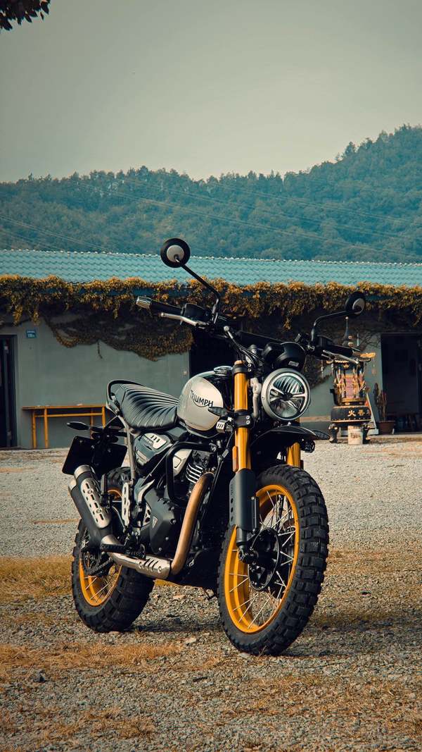 二手凯旋Scrambler 400 X