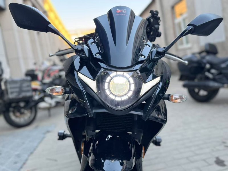 二手豪爵铃木GSX250R