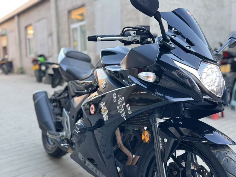 二手豪爵铃木GSX250R
