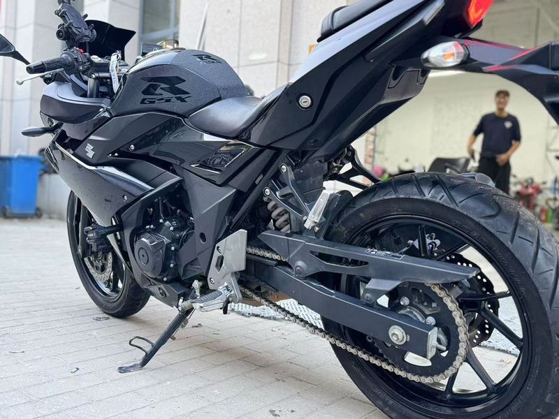 二手豪爵铃木GSX250R