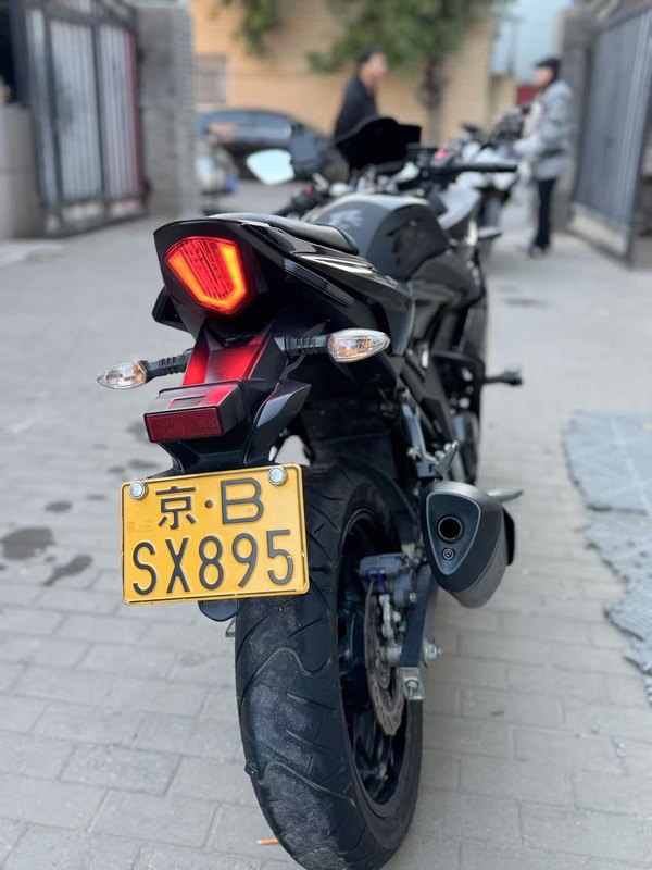 二手豪爵铃木GSX250R